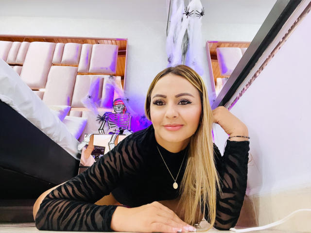 AmeliaMerie - Live sexe cam - 18060158