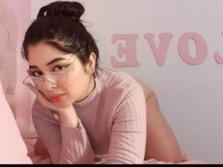 AgathaColinss - Live sex cam - 18067930