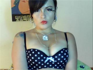 FlowerHotSexy - Chat xXx with this latin 18+ teen woman 