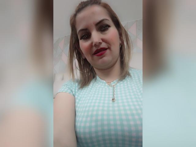 GiuliaAddams - Live porn &amp; sex cam - 18079570