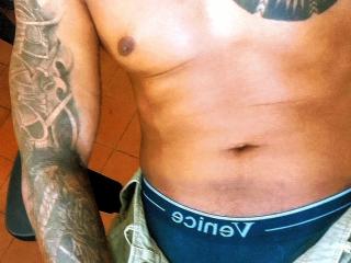 HornyRyan - Live sex cam - 18085562