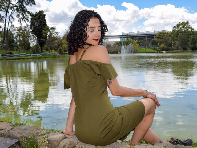 AshlyRogers - Live sex cam - 18087090