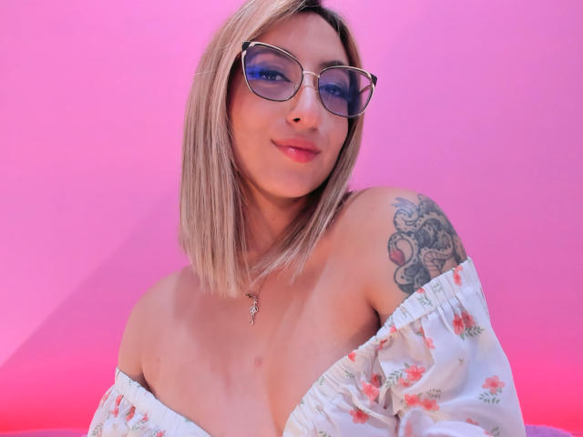 SabrinaMontana - Live Sex Cam - 18101302