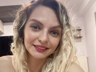 DouceAmelia - Live sex cam - 18106486