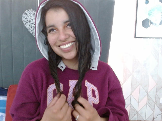 KatrinaRhaz - Sexe cam en vivo - 18110574