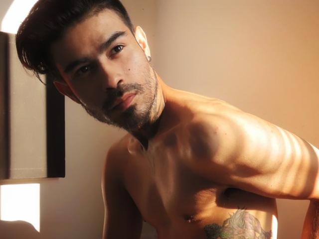 stefanoeverett - Live Sex Cam - 18122354