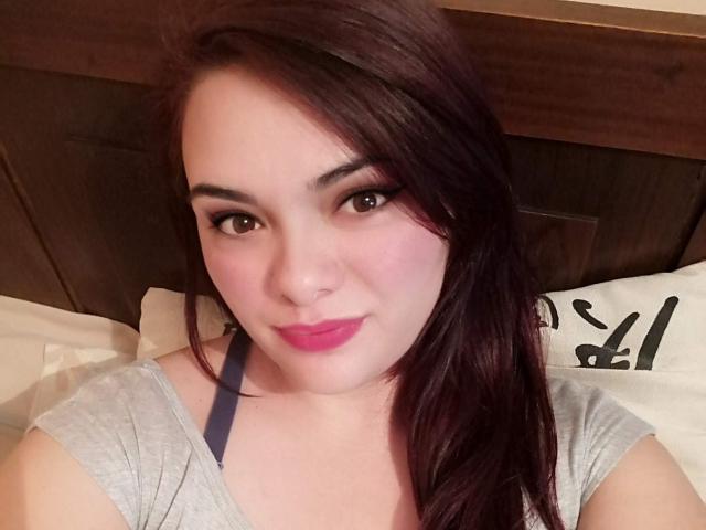 katherinLatin - Élő pornó és szexkamera - 18125590