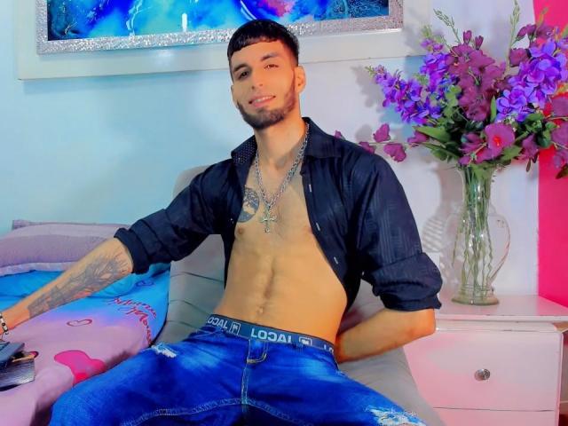 SkinnyBigCockX - Live sex cam - 18130046
