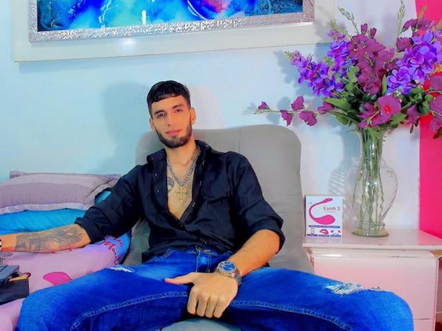SkinnyBigCockX - Live sex cam - 18130078