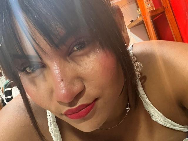 SalomeSexxy - Live sex cam - 18137006