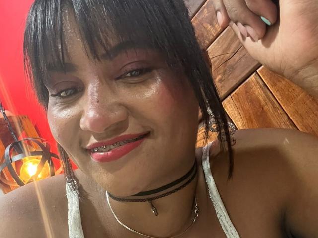 SalomeSexxy - Live sex cam - 18137034