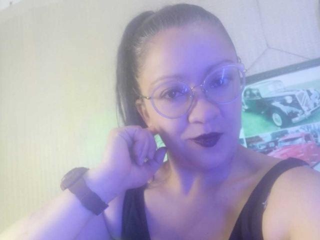 CharloteEzra - Live Sex Cam - 18137850