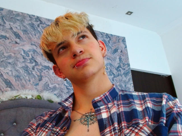 BastianLeonis - Live porn &amp; sex cam - 18157706