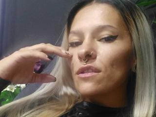 AmelieBlake - Live sexe cam - 18159714