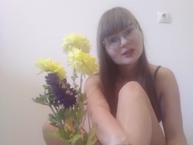 KiraGoldens - Live porn &amp; sex cam - 18160806