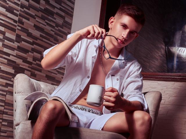 MikaelSlow - Live Sex Cam - 18164214