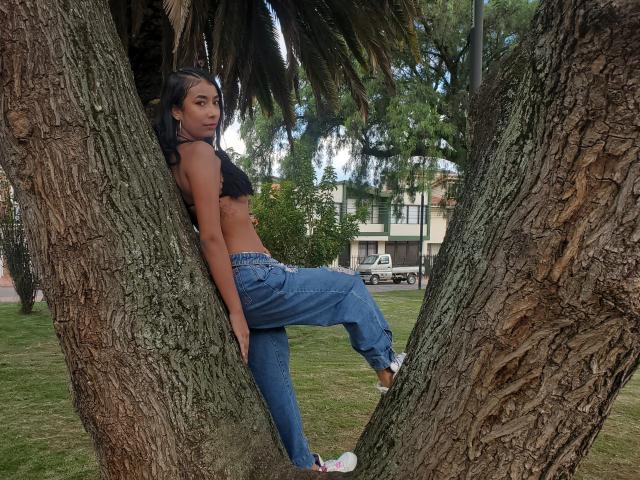 MaddyRyan - Live sex cam - 18166814