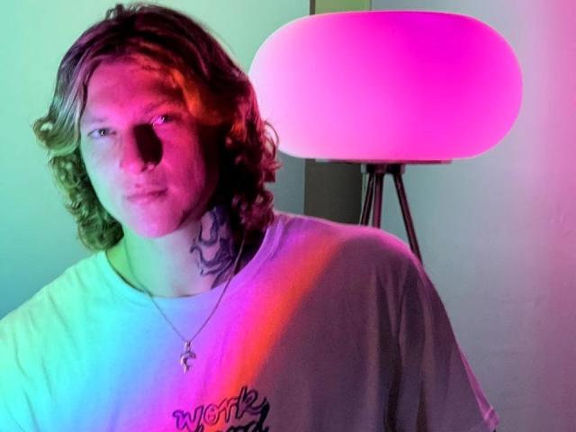 TommyBlue - Live sex cam - 18179166