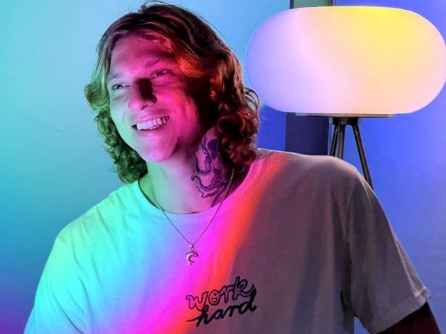 TommyBlue - Live sex cam - 18179174