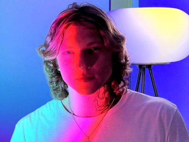 TommyBlue - Sexe cam en vivo - 18179198