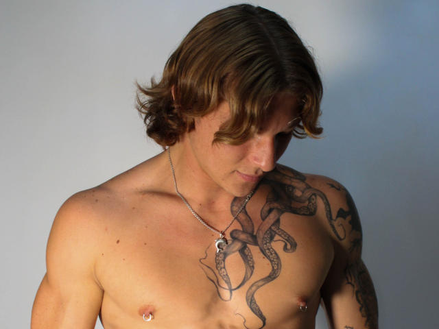 TommyBlue - Live sex cam - 18179682