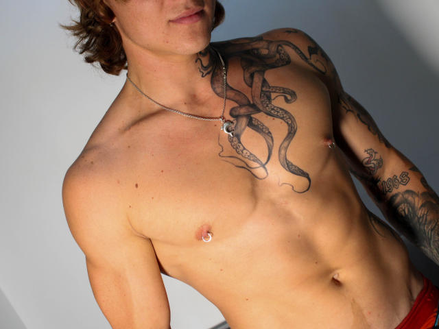 TommyBlue - Live sex cam - 18179690