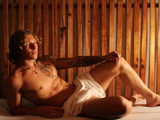 TommyBlue - Live sex cam - 18179746