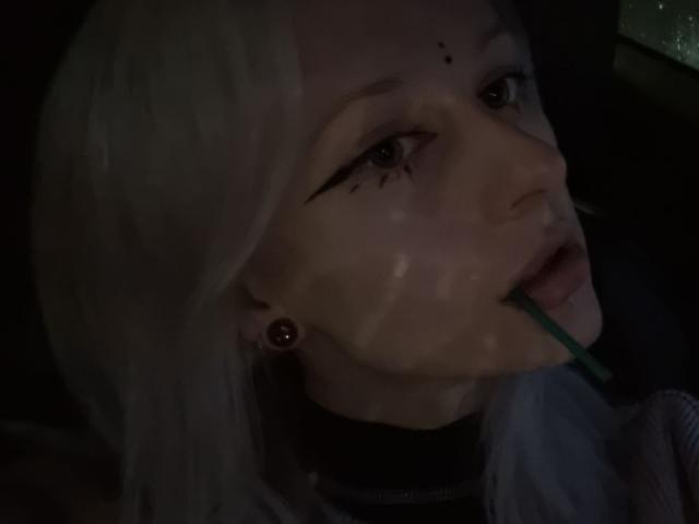 ExcitedBlizzard - Live sexe cam - 18182774