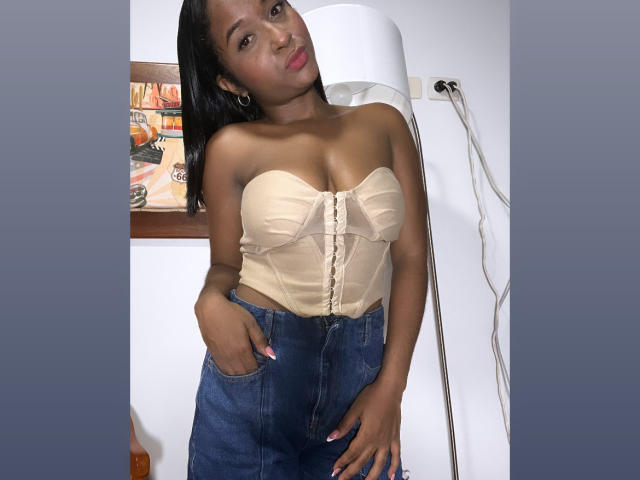 MelanyScoth - Live sex cam - 18185290