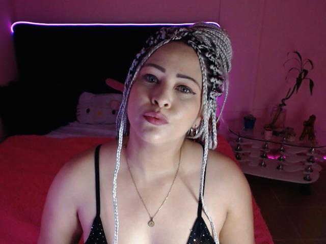 WandaaFox - Live sex cam - 18185886