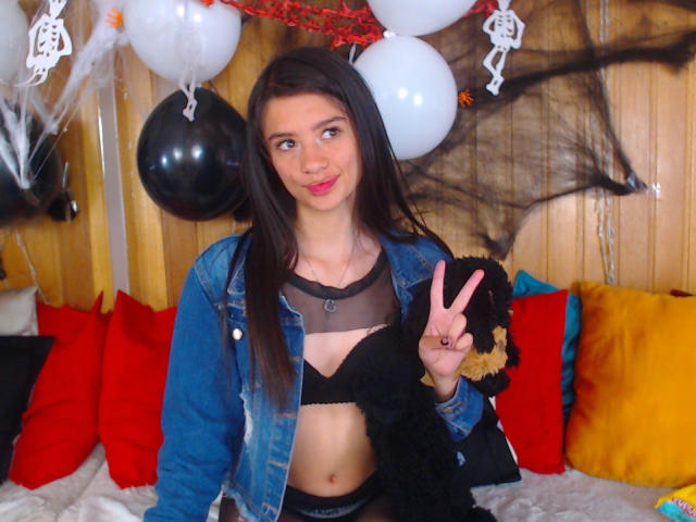 AmelieGrath - Live Sex Cam - 18189862