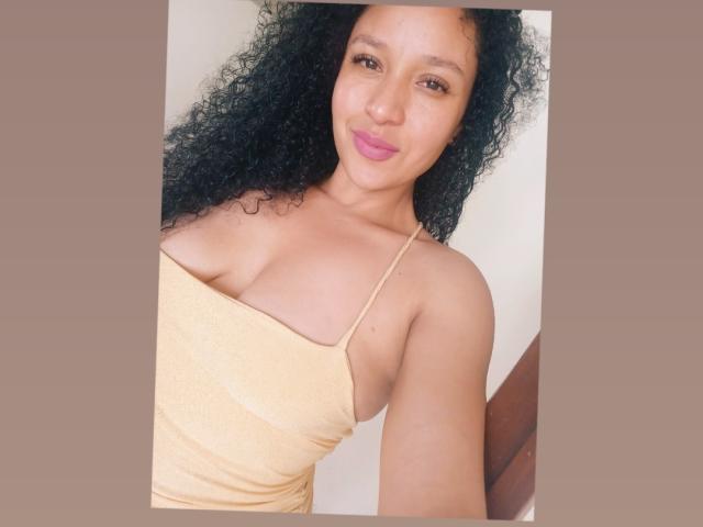 MelaniMouille - Live sex cam - 18194454