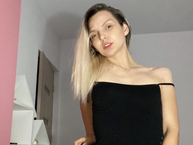 DouceAmelia - Live porn &amp; sex cam - 18196006