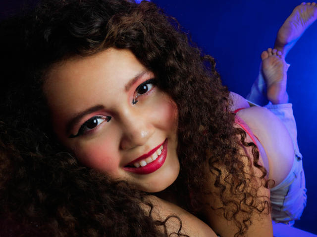 CharlotteCori - Live sex cam - 18222194