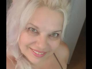 SoniaHotMilf - Live sex cam - 18223906