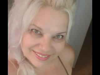 SoniaHotMilf - Live porn & sex cam - 18225670