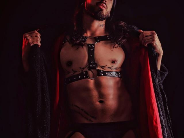 AlessandroSam - Live Sex Cam - 18229594