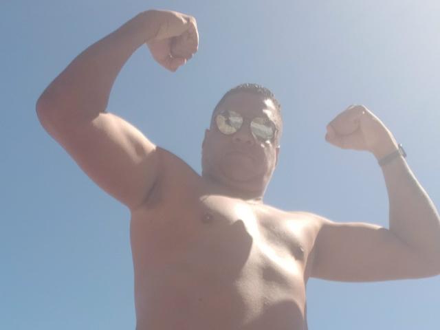 Douglas69 - Live sex cam - 18230658
