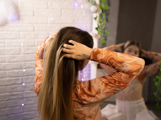 LilsHoot - Live sex cam - 18233206