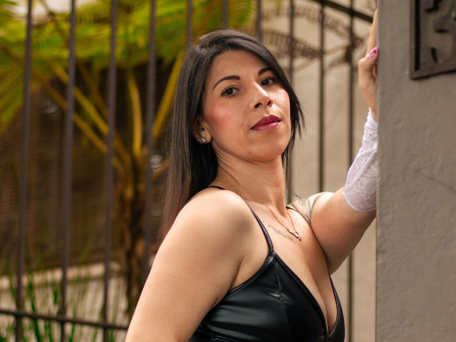 LauraaVelez - Live porn &amp; sex cam - 18236386