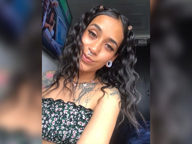 ZaraJoy - Live sex cam - 18237250