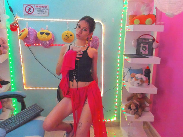 ChloeSorni - Live sex cam - 18243818