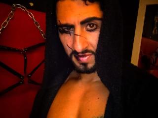 MIKEDOOM - Live sex cam - 18250534