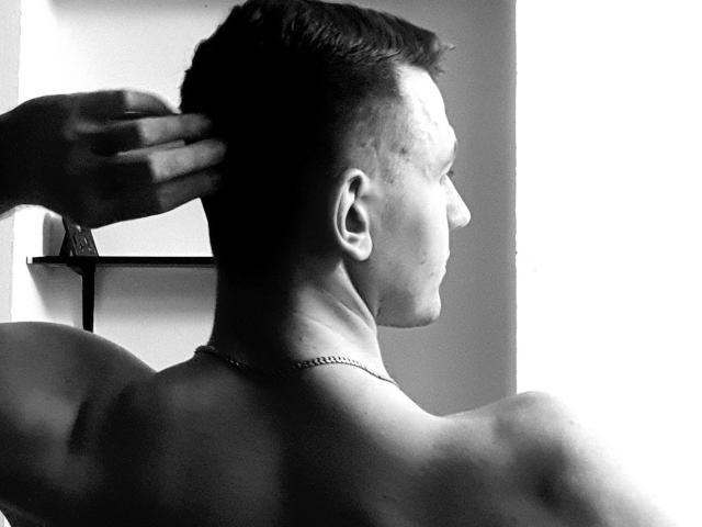 AdamaSex - Live sexe cam - 18256982