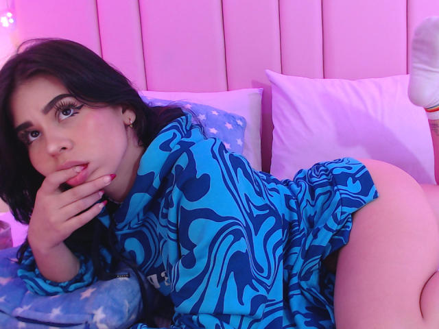 KeriAnn - Live sex cam - 18267606