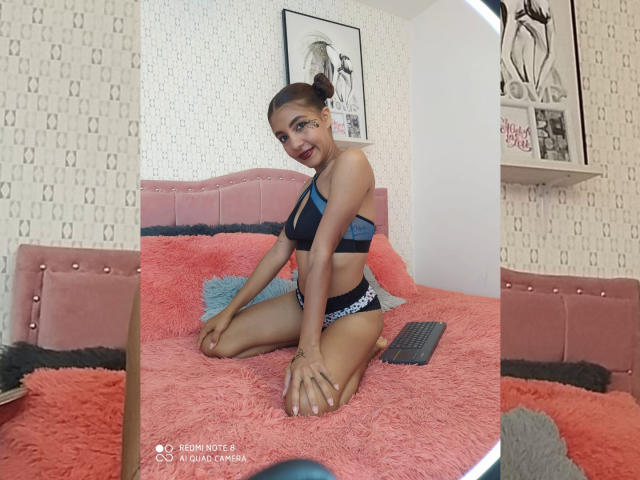 KellyGrace - Live porn &amp; sex cam - 18278526