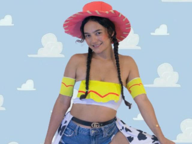 KarlyeKroes - Live Sex Cam - 18280562