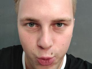 BruceSummer - Live Sex Cam - 18304426