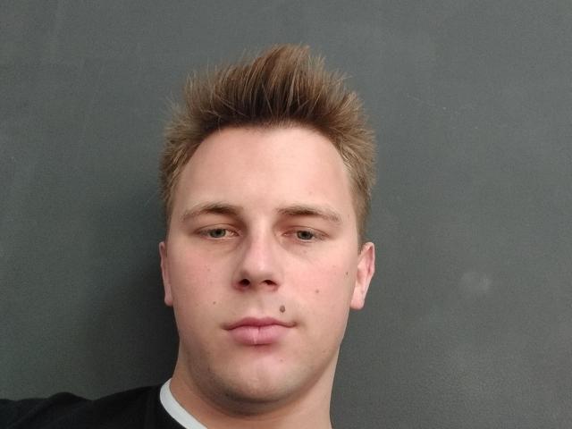 BruceSummer - Sexe cam en vivo - 18304430