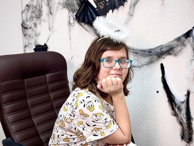 KiraGorobes - Élő pornó és szexkamera - 18304702